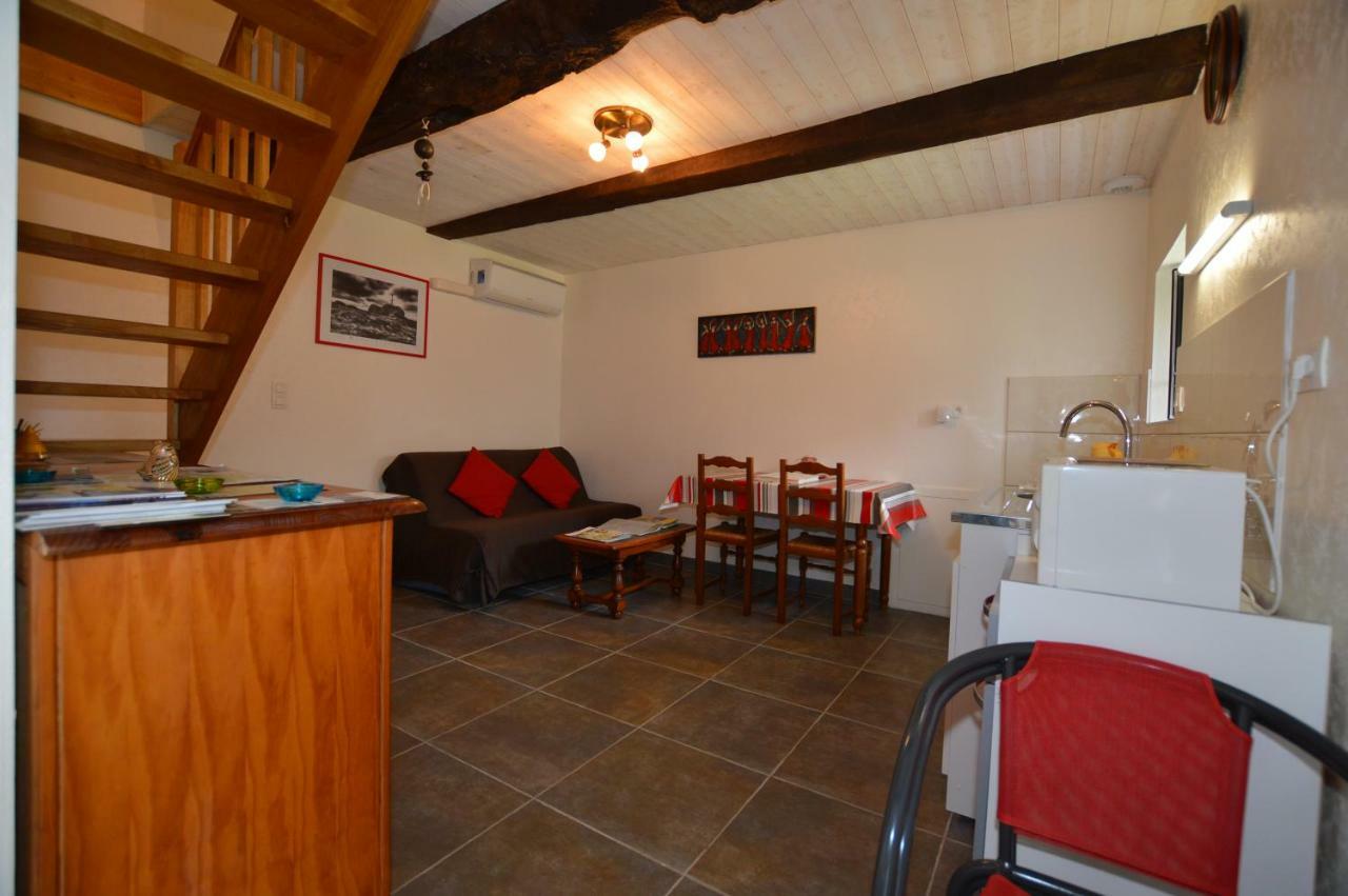 Chambres D'Hotes La Fontaine Garel Iffendic エクステリア 写真